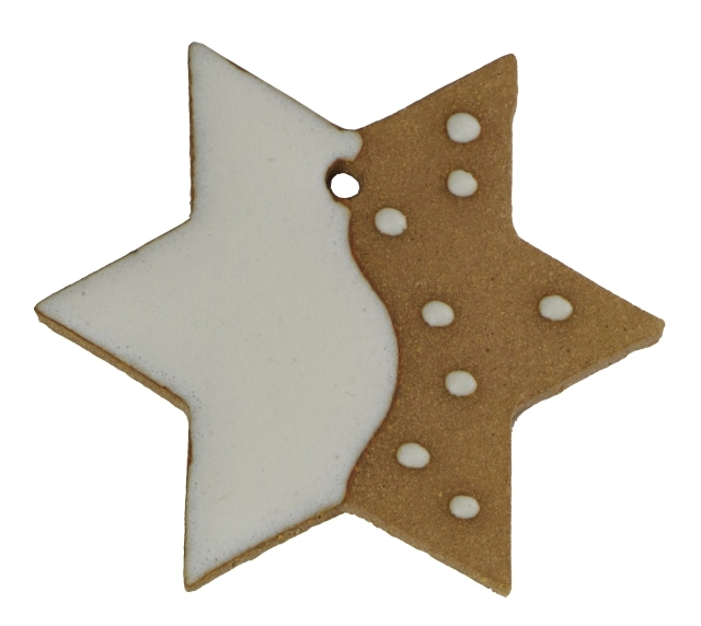 Dekorativer Tonanhänger aus braunem Ton in Sternform mit halber weißer Glasur, halber Schneetupfer-Glasur